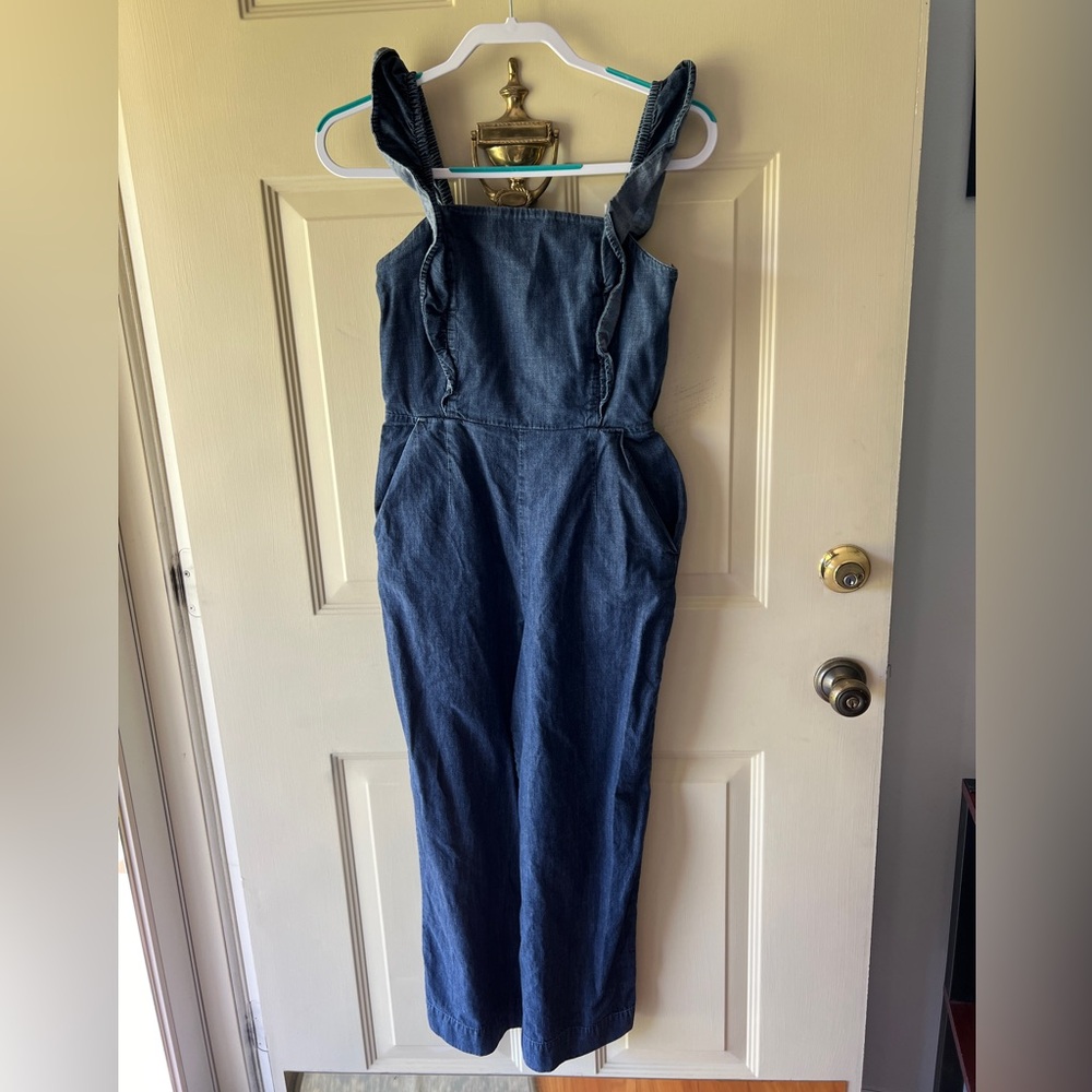 Denim cropped romper size 2 with stretchy back. Great for summer